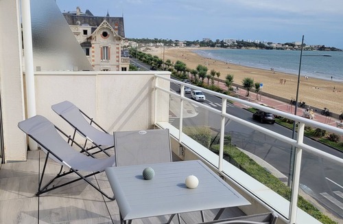 Royan Apartment | Seafront Apartment
