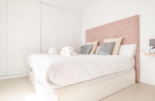 Carihuela House | Seaview house with rooftop pool, game room, parking REMS