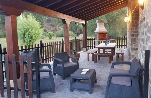 San Leonardo de Yague Cottage | Self catering La Puerta del Rio Lobos for 10 people