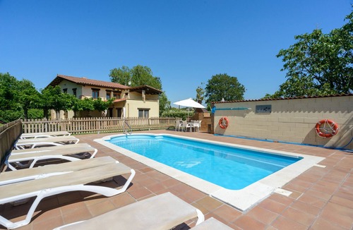 Vilobi d'Onyar Cottage | Self catering Can Salvà for 12 people