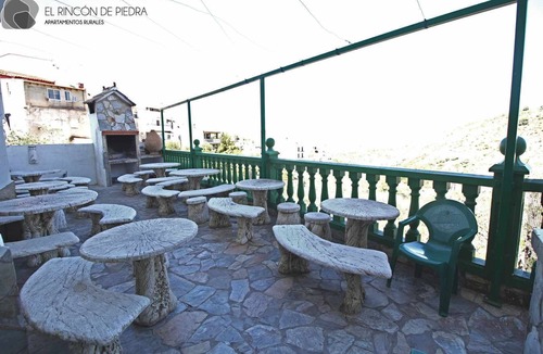 Enguidanos Apartment | Self catering El Rincon de Piedra for 4 people