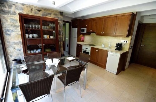 Badain Cottage | Self catering O Molín de L'Irués y A Ceresera for 4 people