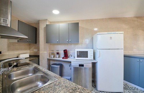 Lloret Blau Villa | Serene villa with yard in Lloret de Mar