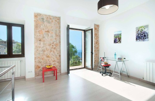 Banyalbufar Villa | Ses Cases Noves - Four Bedroom Villa, Sleeps 8