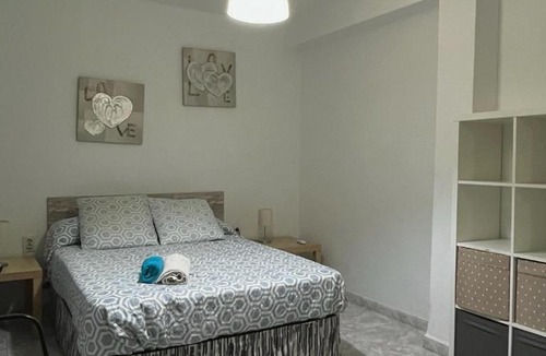 Camas Apartment | Sevilla Apartamento en Camas a minutos del centro de Sevilla Wifi