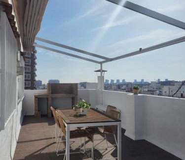 En Corts Apartment | SingularStays Valero III