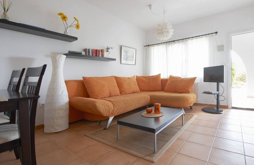 Es Figueral Beach Apartment | Small apartment complex right by the sea. Relaxation guaranteed.
