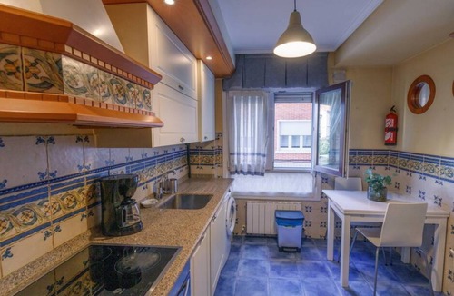 Moreaga Apartment | Sopelana town very close to the beach ideal for surfers and families.