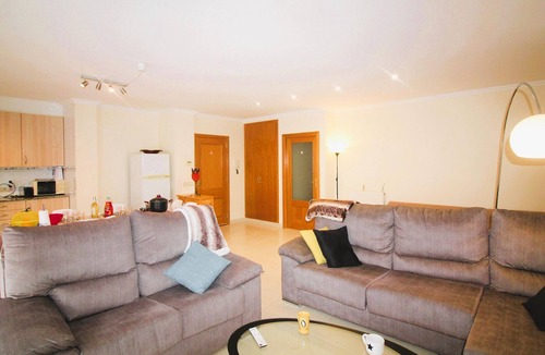 Roses Town Center Apartment | Spacieux Appart à 200m de la Plage de Roses - Terrasse BBQ, Parking Gratuit, 8 pers
