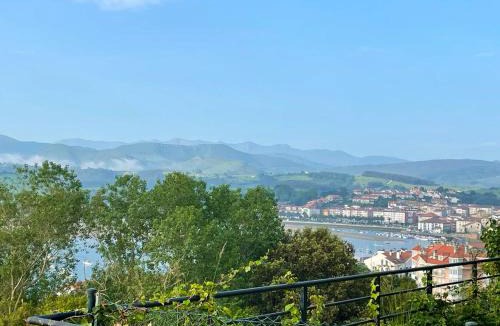 San Vicente de la Barquera House | Spacious house with sea view San Vicente de la Barquera