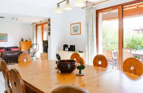 Les Ayguades Villa | Spacious 3BR Villa with Pool, Solarium & Parking - Sleeps 7