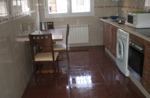 Manzanares Apartment | Spacious and central apartment 45 kilometers from Las Lagunas de Ruidera