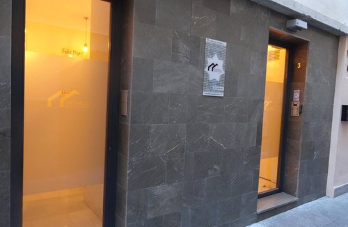 Centro - Sagrario Apartment | Spacious and modern Apartment with free parking in the heart of Granada 8