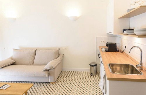 Baena Apartment | Spacious apartment with swimming pool near Córdoba