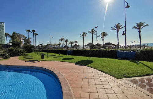 Torremolinos Apartment | Spacious apartment on the beach, FREE WIFI FIBER, wonderful views, Playamar