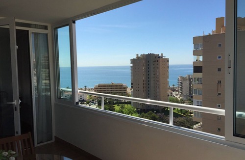 Torremolinos Apartment | Spacious apartment on the beach, FREE WIFI FIBER, wonderful views, Playamar