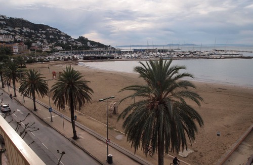 Roses Town Center Apartment | Spacious apartment facing the beach of Roses
