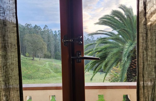Cartes Cottage | Spacious apartment In Rolling Hills, Close To The Atlantic Ocean
