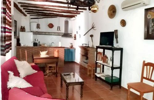Quesada House | Spacious comfortable house in Quesada with balcony