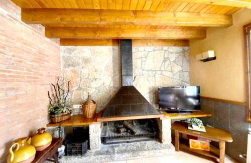 Ogassa House | Spacious House in Ogassa with Terrace and BBQ