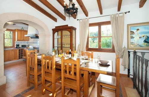 Alcudia Villa | Spacious Stone Villa, A/C, Private Pool, Idyllic Setting - 10mins from Ancient Towns & Beaches!