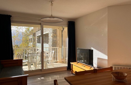 Peyragudes Apartment | Spacious T2 for 6 with Balcony, Near Slopes, Free Spa Access, Peyragudes