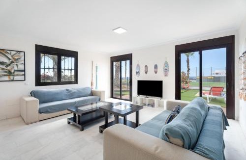 San Miguel de Abona Villa | Spacious Villa Laurisilva