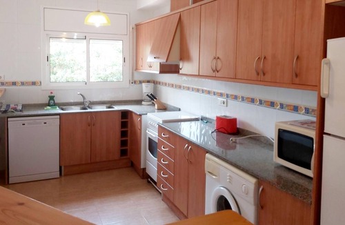 Calafat Ski Chalet | Spacious villa a few meters from the beach