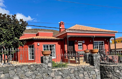 Arona Villa | Spacious Villa in Quiet Location Close to Resorts