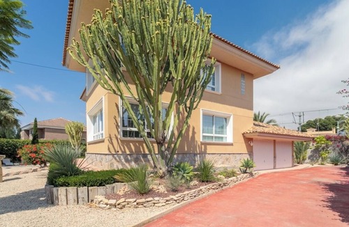 Coveta Fuma Ski Chalet | Spacious villa located in second sea line!