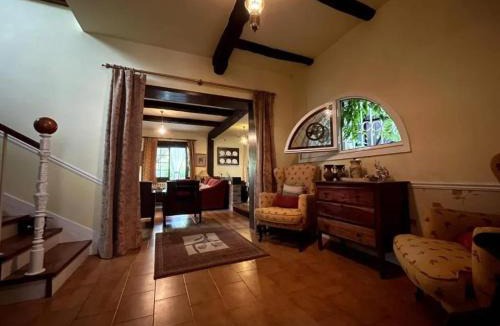 Loureiro Villa | Spacious Villa with Pool in Cabeanca 250 m²