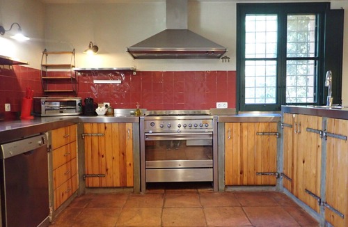 Crespia House | Spectacular countryside holiday home: swimming pool, BBQ, and high-speed WiFi