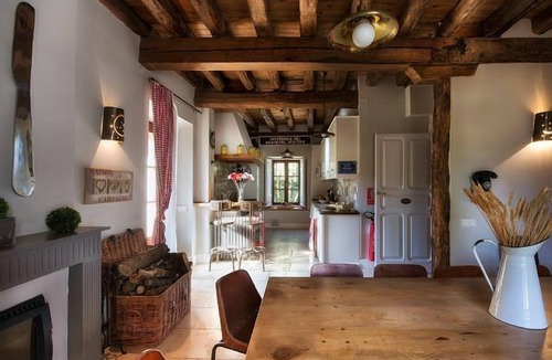 Alameda del Valle Cottage | Spectacular Historic House Pharmacist's House for 12 people