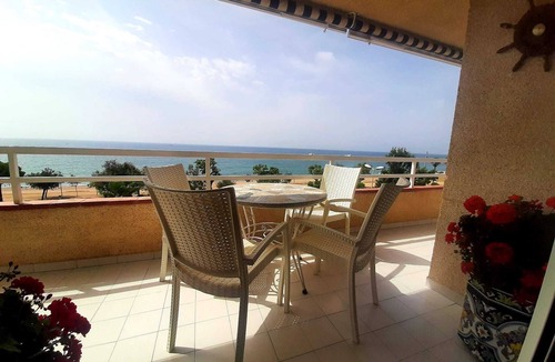 Pineda de Mar Apartment | Spectacular Frontline, Pineda de Mar