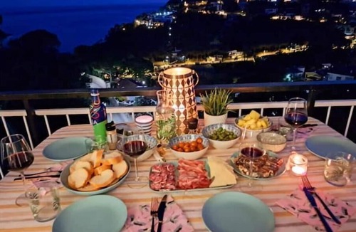 Canyet de Mar Apartment | Spectacular Views at the Rose of the Sea!