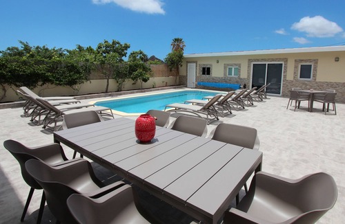 Buzanada Villa | Splendid 6-bedroom villa with heated pool set in a magnificent tropical garden