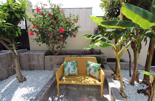 Buzanada Villa | Splendid 6-bedroom villa with heated pool set in a magnificent tropical garden
