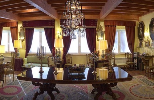 Bretun House | Standard 4 House of the Rock