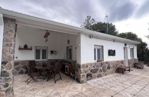 Uceda House | Stone Garden, Casa en plena naturaleza