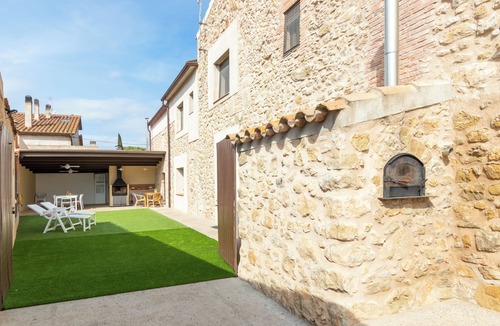 Sant Jordi Desvalls House | Stone house on the Costa Brava