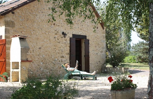 Fleurac Cottage | Stone house in Black Périgord with Wifi and pets allowed