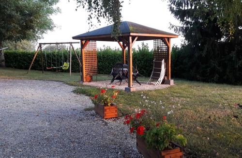 Fleurac Cottage | Stone house in Black Périgord with Wifi and pets allowed