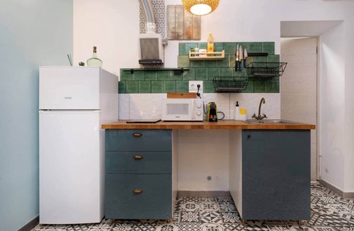 Sant Adria de Besos Apartment | Studio 10' walking distance from the beach and 20' from Bcn Center.