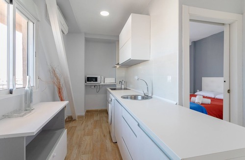 Ensanche Diputacion Apartment | Studio Apartment "176" with Sea View, Balcony & Wi-Fi
