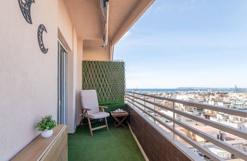 Ensanche Diputacion Apartment | Studio Apartment "176" with Sea View, Balcony & Wi-Fi