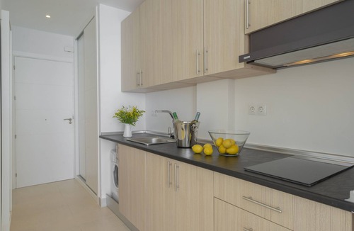 Torremolinos Condo | Studio in 1 line beach Carihuela CASTILL SANTA CLARA Wifi Swimming pool elevator