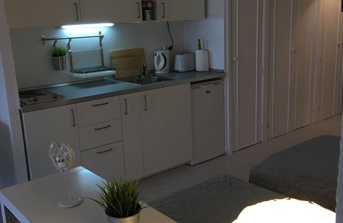 Los Cristianos Apartment | Studio In Beautiful Quiet Complex with AIR CON Communal Pool - FREE WIFI