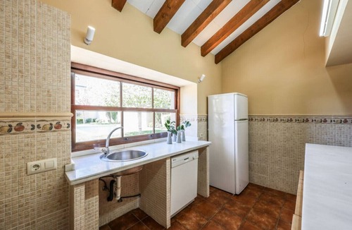 Avila Villa | Stunning 12th Century Luxury Villa Party & Pool