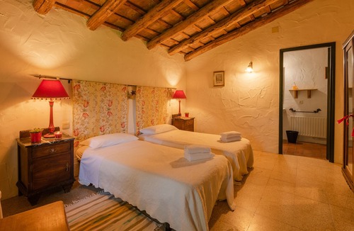 Fornells de la Selva House | Stunning house with jacuzzi, sauna, large garden and pool in rural surroundings