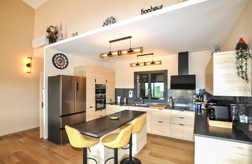Sonnac-sur-l'Hers House | Stunning home in Sonnac-sur-l'Hers with WiFi